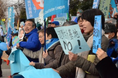 ピースボートが共催した沖縄・辺野古の基地建設への抗議行動が新聞各社で取り上げられました