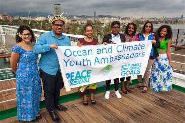 気候変動に取り組む島嶼国の若者たちが乗船、洋上で国連COP23の公認プログラムを実施