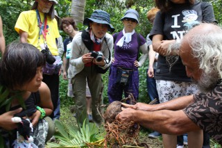 先住民の知恵を引き継ぐ　ガビさんとの農業体験から学ぶ豊かな暮らしとは　―タヒチ