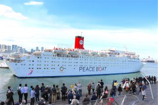 第94回ピースボートが横浜を出航します－被爆者らが核兵器禁止を訴え、ベネズエラの若者の楽団も参加