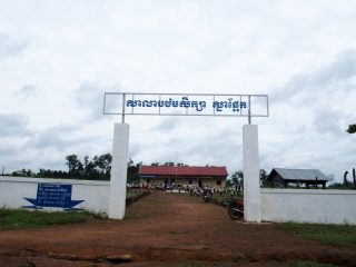 カンボジアの小学校で手洗いプロジェクトを開始しました