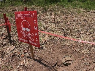ロシア軍によるウクライナでの地雷使用を非難します