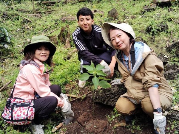 ピースボートがサポートしたダンスボーカルグループ、JO1の国連訪問の記事が、NHKで報じられました