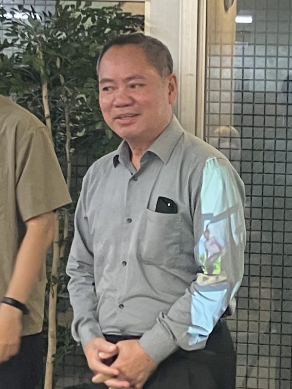 カンボジア地雷対策センター(CMAC)副長官が募金活動を行なうボランティアスタッフと交流しました
