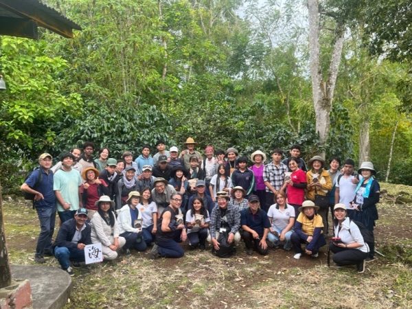 Voyage121で「ガラパゴスの森再生プロジェクト」植林ツアーを実施しました