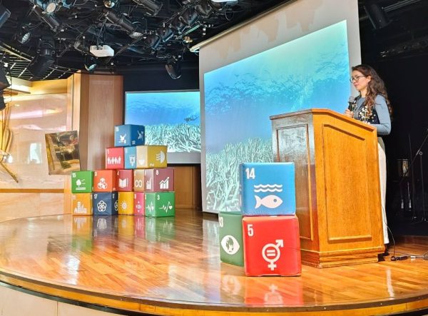 ピースボート船上で「国連公海条約」発効を祝いました