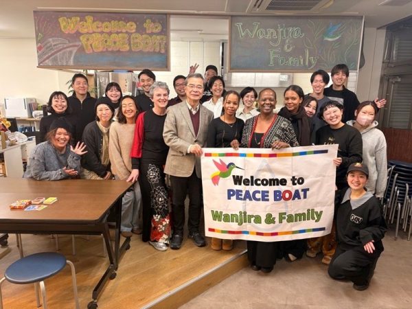 ケニアの環境活動家 ワンジラ・マータイさんがピースボートを訪問しました